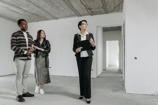 Accessoires Essentiels pour Créer la Piscine sur Mesure de Vos Rêves